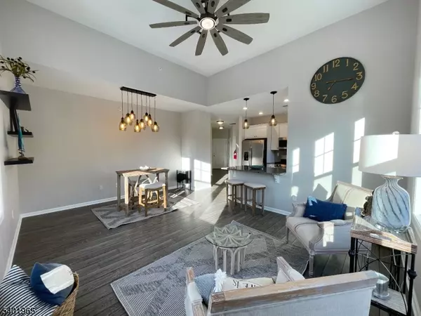 Hopatcong Boro, NJ 07843,5 West River Styx Road #302