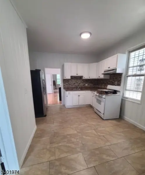 Elizabeth City, NJ 07201,624 Madison Ave #2