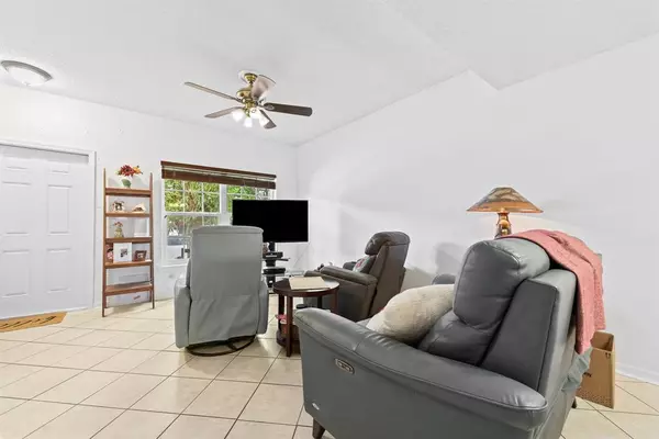 Margate, FL 33063,3320 Confetti Ln #3320