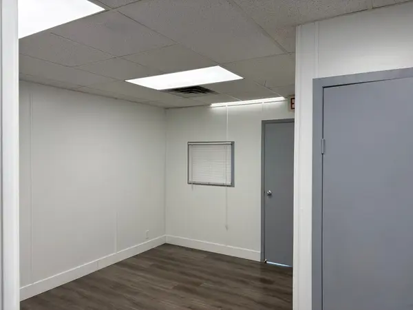 24 Brydon DR #1A, Toronto W10, ON M9W 5R6