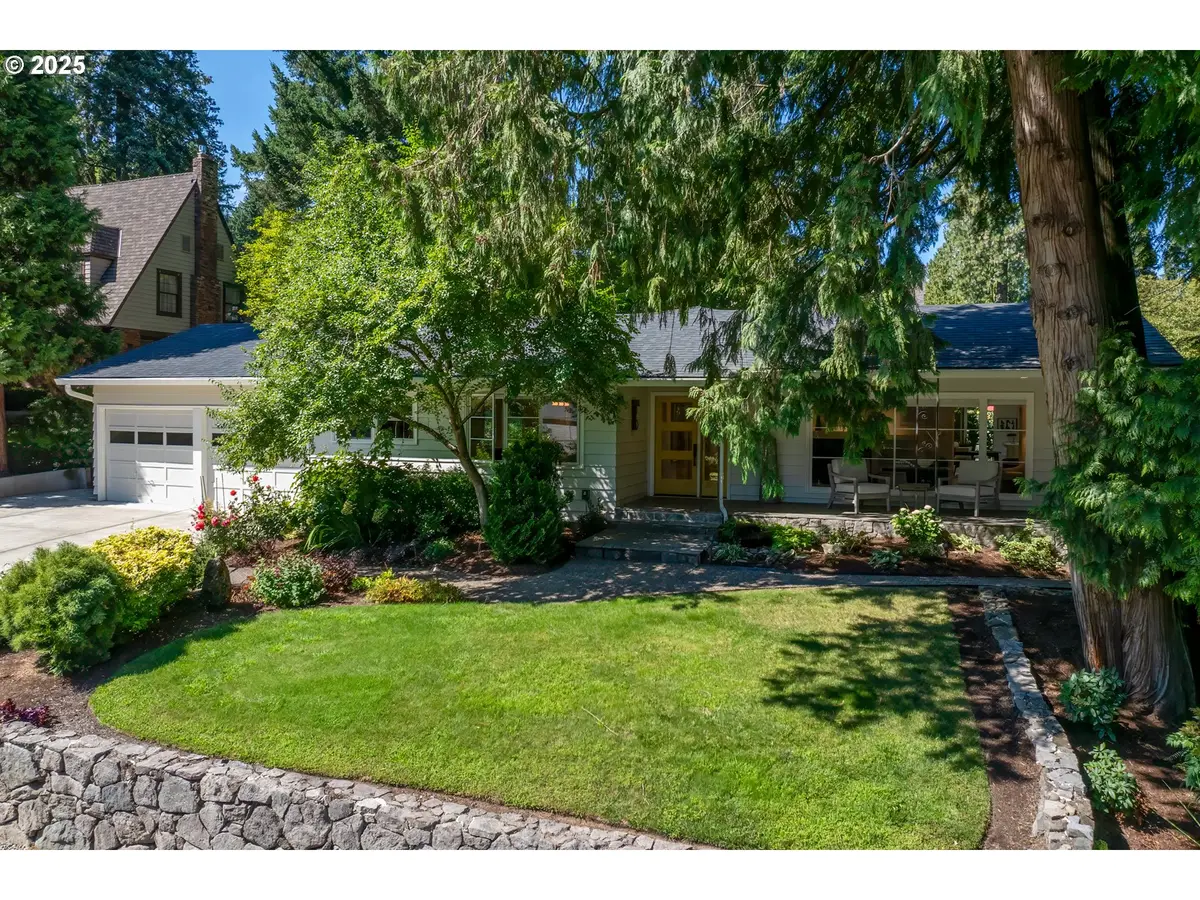 Lake Oswego, OR 97034,411 RIDGEWAY RD