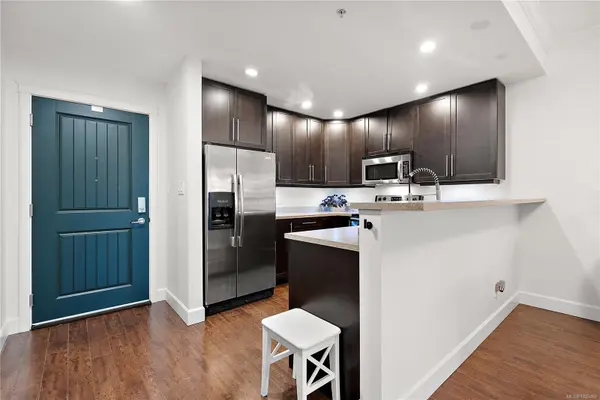 Langford, BC V9B 3V7,2881 Peatt Rd #407