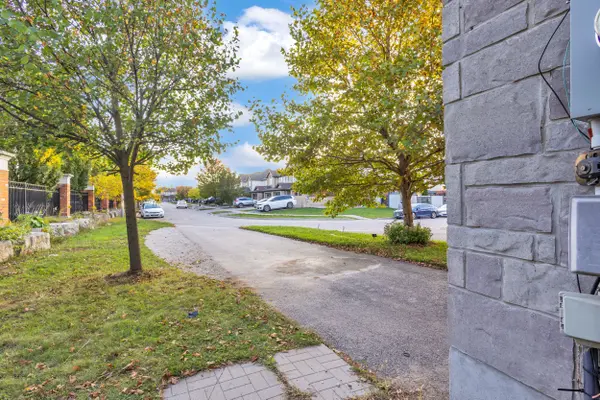 Guelph, ON N1L 0C9,51 Laughland LN