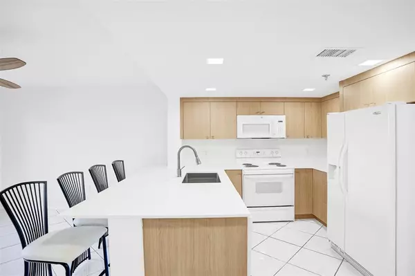 Davie, FL 33324,9470 Tangerine Pl #404