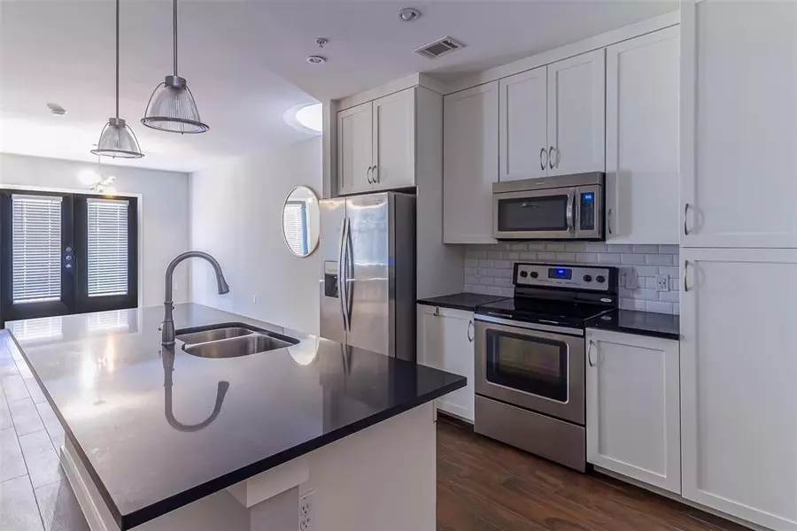 5609 Smu Boulevard #305, Dallas, TX 75206