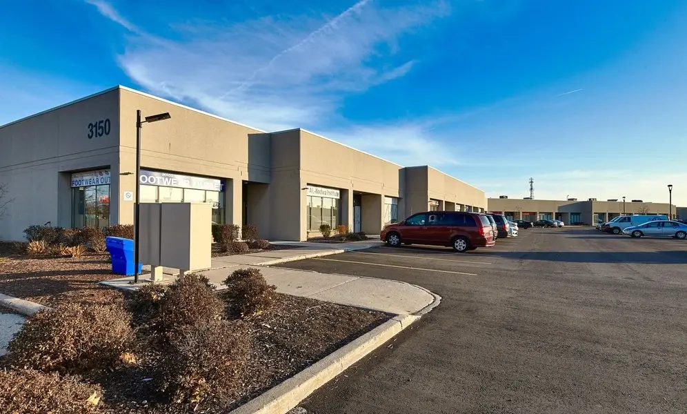 3150 Ridgeway DR #32-33, Mississauga, ON L5L 5R5