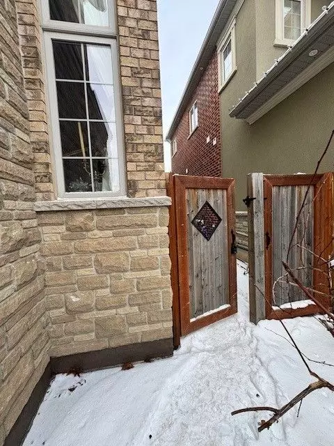 Caledon, ON L7C 3T2,79 Cedarholme AVE