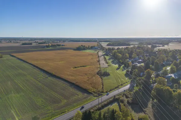 6692 Longwoods RD, Strathroy-caradoc, ON N0L 1T0