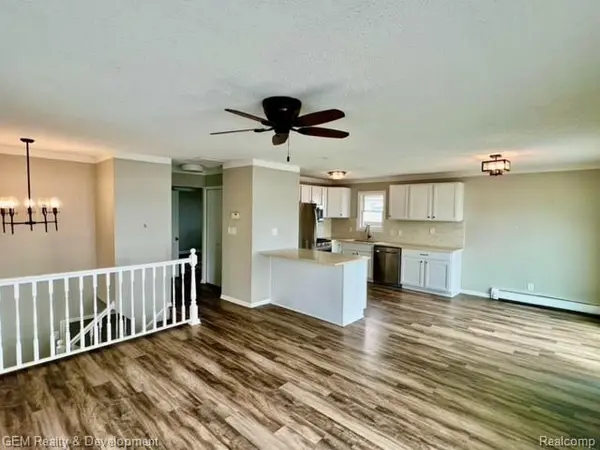 1869 Union Lake RD, Commerce Charter Township, MI 48382