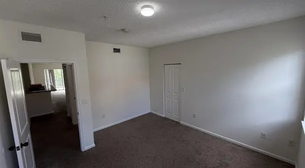 Coral Springs, FL 33067,5800 W Sample Rd #307