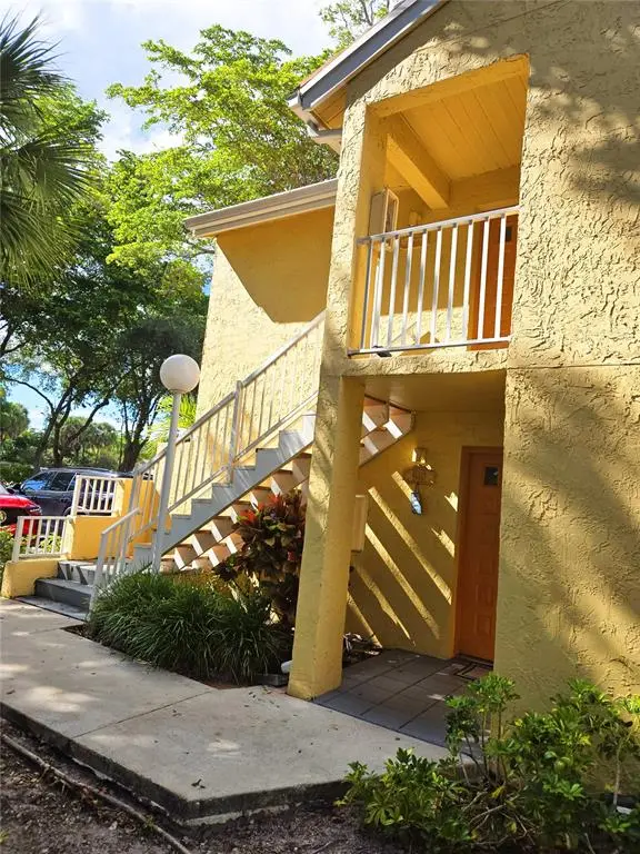 Coral Springs, FL 33071,922 Coral Club Dr #922