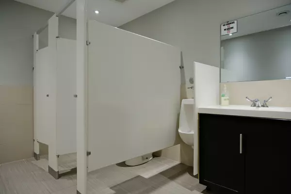 Barrie, ON L4N 4K8,110 Little AVE #C