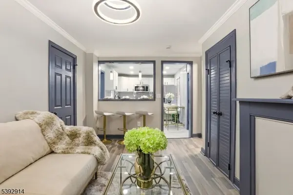 East Orange City, NJ 07018,328 Halsted St