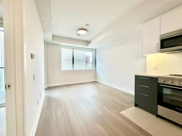 Toronto C01, ON M5S 0G4,664 Spadina AVE #604