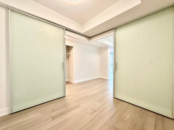 Toronto C01, ON M5S 0G4,664 Spadina AVE #604