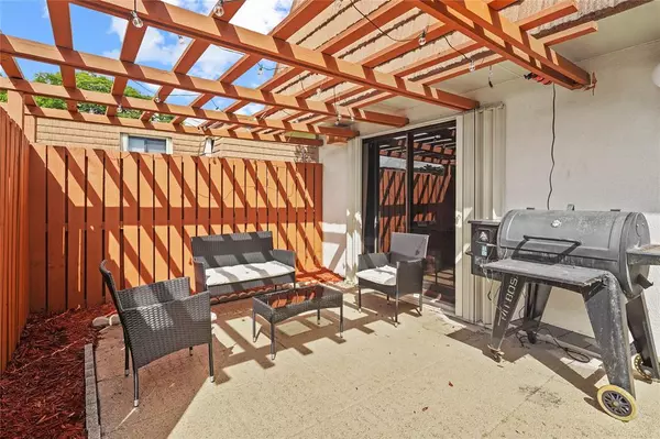 Davie, FL 33324,9104 SW 19th Pl #D