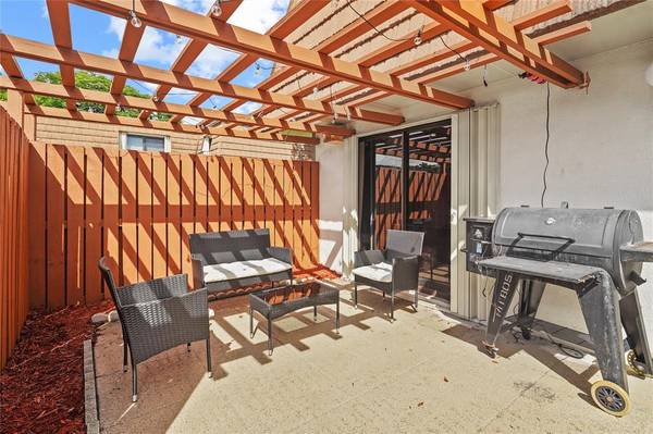 Davie, FL 33324,9104 SW 19th Pl #D