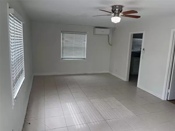 Pompano Beach, FL 33062,301 S Ocean Blvd #3
