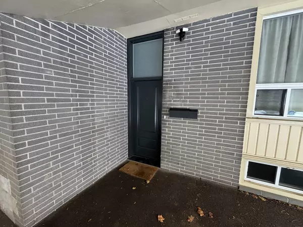 Aurora, ON L4G 1A2,57 Dunning AVE