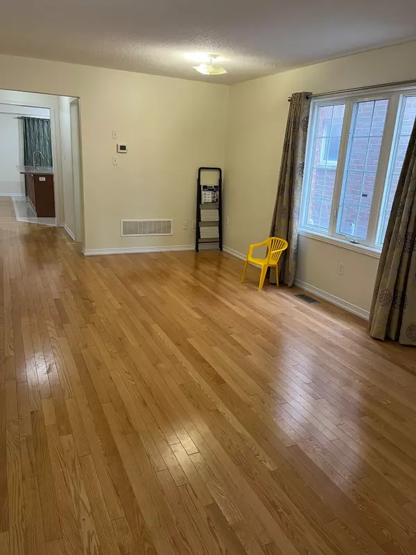 Brampton, ON L6P 3T2,14 Bersan TER #Upper