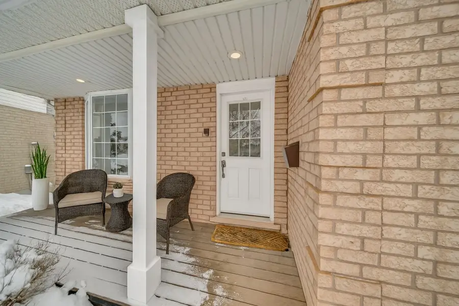 114 Glencliffe CT, Kitchener, ON N2B 3X1