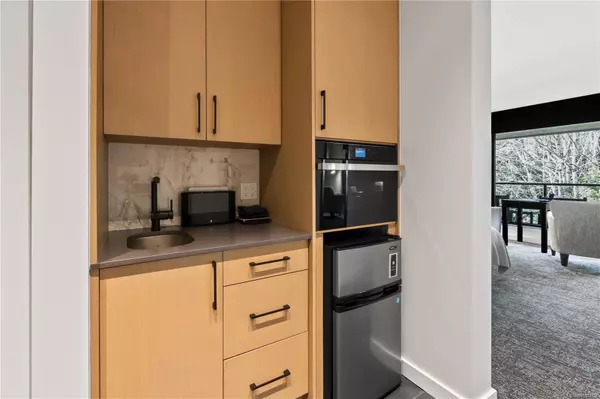 Ucluelet, BC V0R 3A0,596 Marine Dr #424