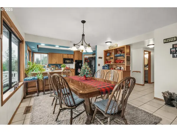 Central Point, OR 97502,4644 GLEN ECHO WAY