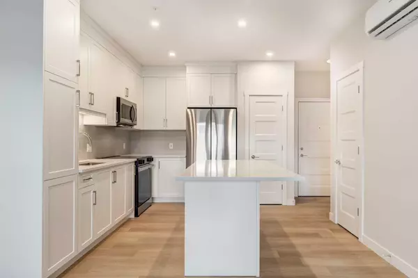 Calgary, AB X0X 0X0,63 Arbour Lake CT NW #1202