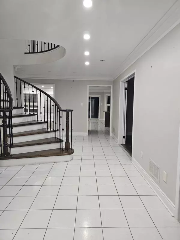 Caledon, ON L7C 1A1,45 Livingston DR W