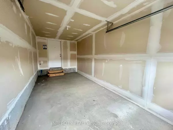 Brampton, ON L6P 0A8,9440 The Gore RD #38