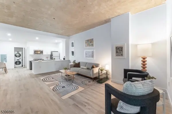 Newark City, NJ 07102,10 Commerce CT #2F