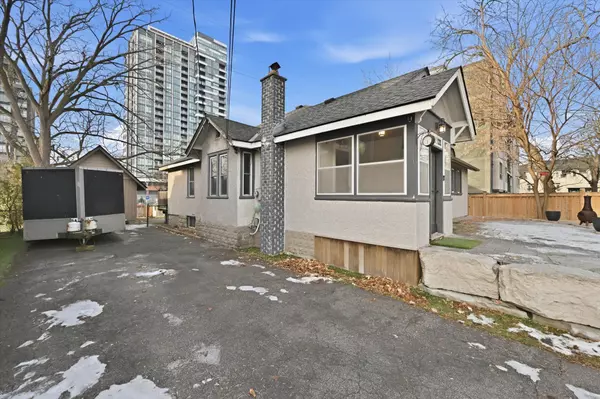 Burlington, ON L7S 1N5,480 Nelson AVE