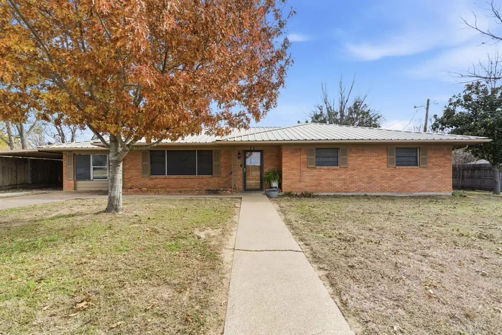 De Leon, TX 76444,1125 N Johnson Street
