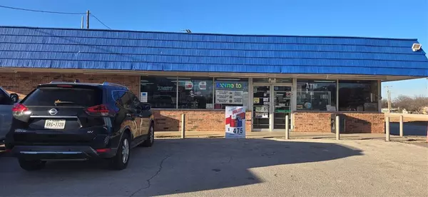 Nocona, TX 76255,309 E Highway 82