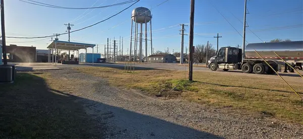 Nocona, TX 76255,309 E Highway 82