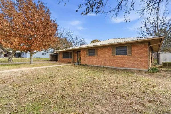 De Leon, TX 76444,1125 N Johnson Street