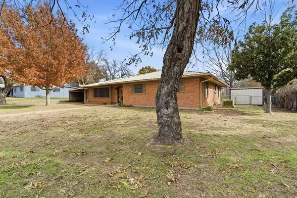 De Leon, TX 76444,1125 N Johnson Street