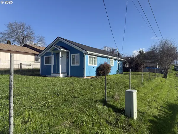 Winston, OR 97496,110 SE DARRELL AVE