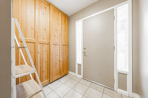 Burlington, ON L7M 1V6,1584 Newlands CRES #92