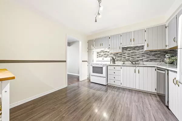 Burlington, ON L7M 1V6,1584 Newlands CRES #92