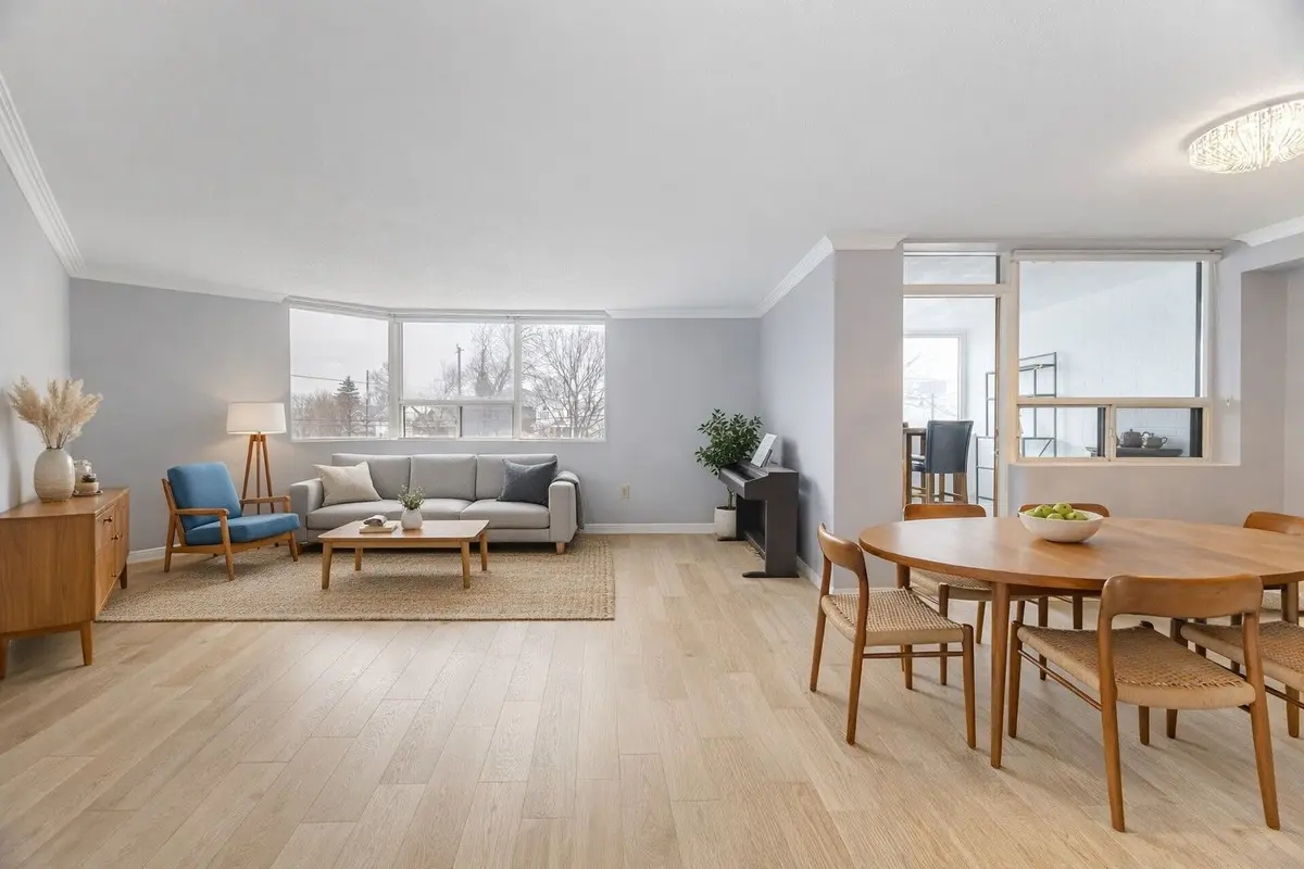 Hamilton, ON L8V 1A1,166 Mountain Park AVE #201