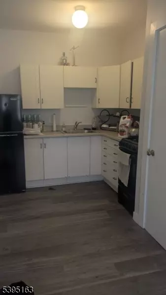 Elizabeth City, NJ 07201,1004 Fanny St