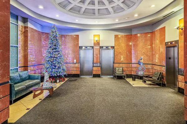 10 Queens Quay W #712, Toronto C01, ON M5J 2R9