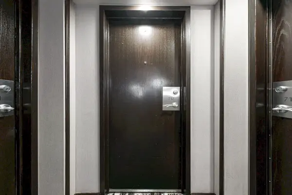 10 Queens Quay W #712, Toronto C01, ON M5J 2R9