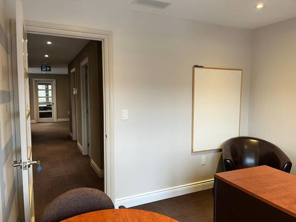 117 Wellington ST E #2B, Aurora, ON L4G 1H9