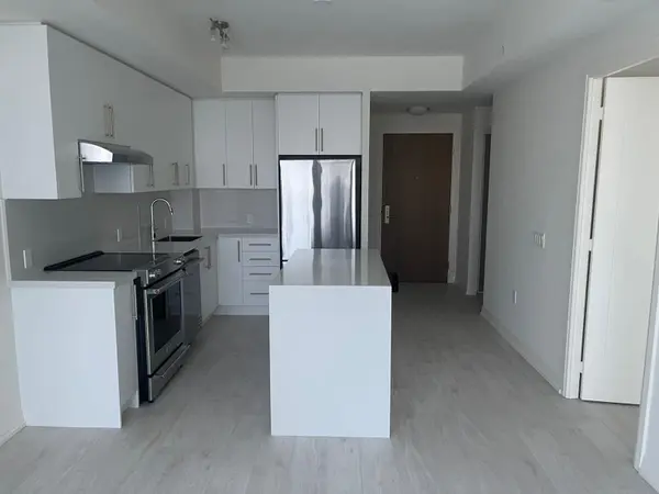 27 Korda Gate #1704, Vaughan, ON L4K 2M9