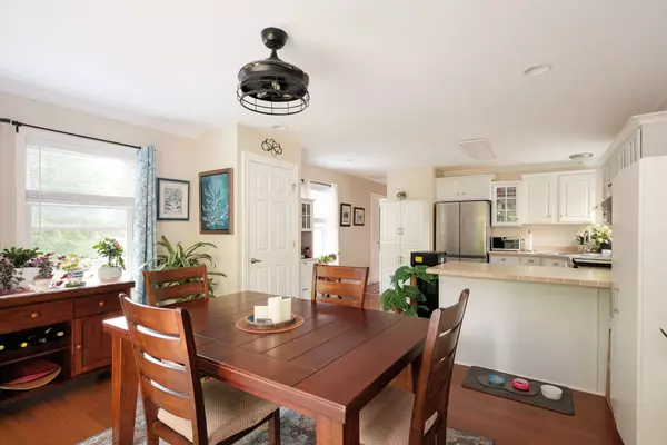 Curve Lake First Nation 35, ON K0L 1R0,4 Rollies Bay RD E