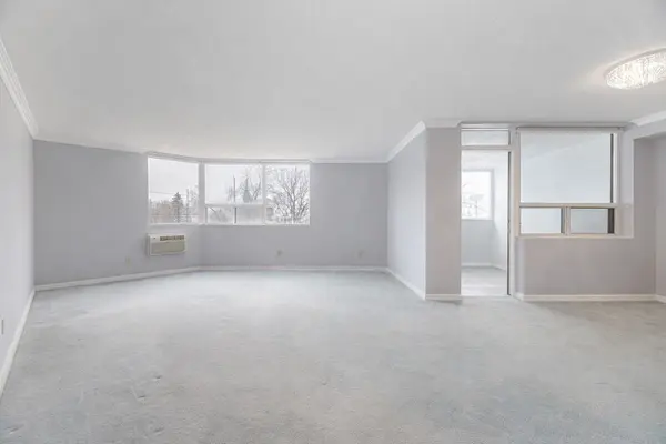 Hamilton, ON L8V 1A1,166 Mountain Park AVE #201