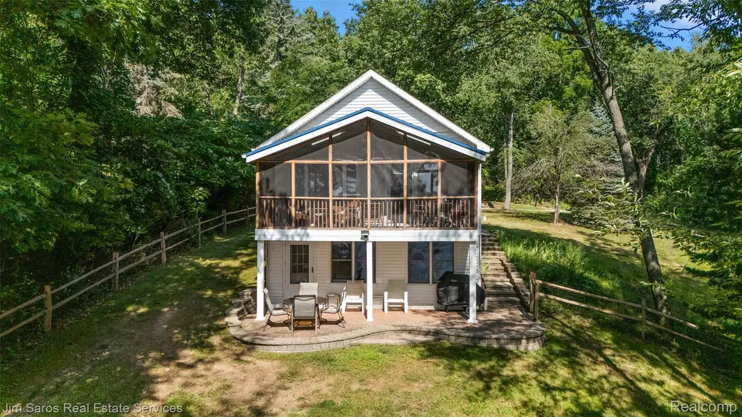 11113 Perch Lake DR W, Cement City, MI 49233