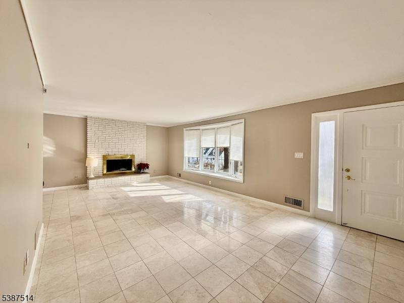 1450 Deer Path, Mountainside Boro, NJ 07092